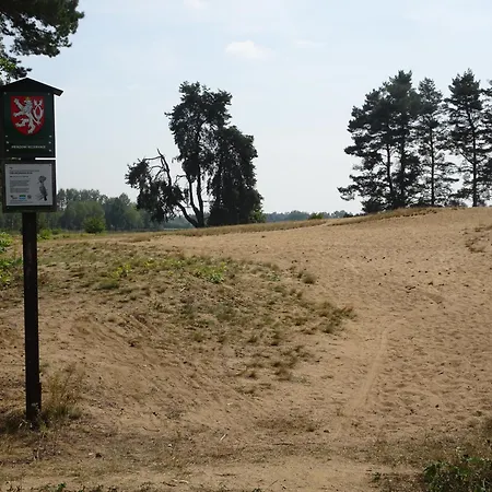 Lochneska U Vlkovských Pískoven Parque de Campismo