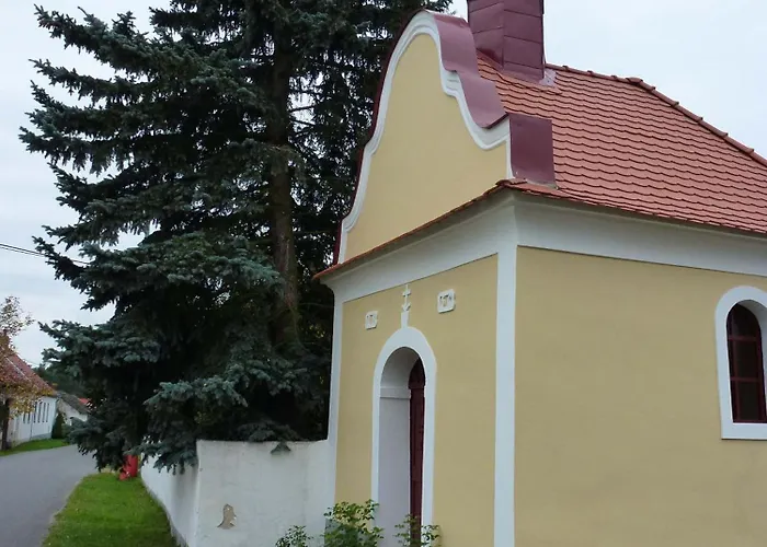 Lochneska U Vlkovskych Piskoven Campeggio *